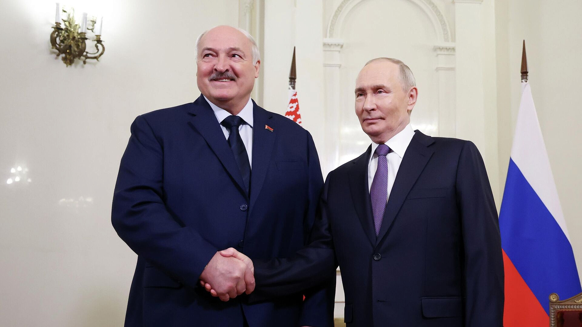 Путин назвал приезд Лукашенко в Москву актуальным