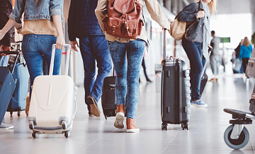 В АТОР рассказали, сколько россиян покинули страны Персидского залива