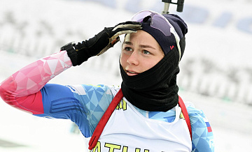 Собака бросилась под ноги лыжницам в марафоне на чемпионате России