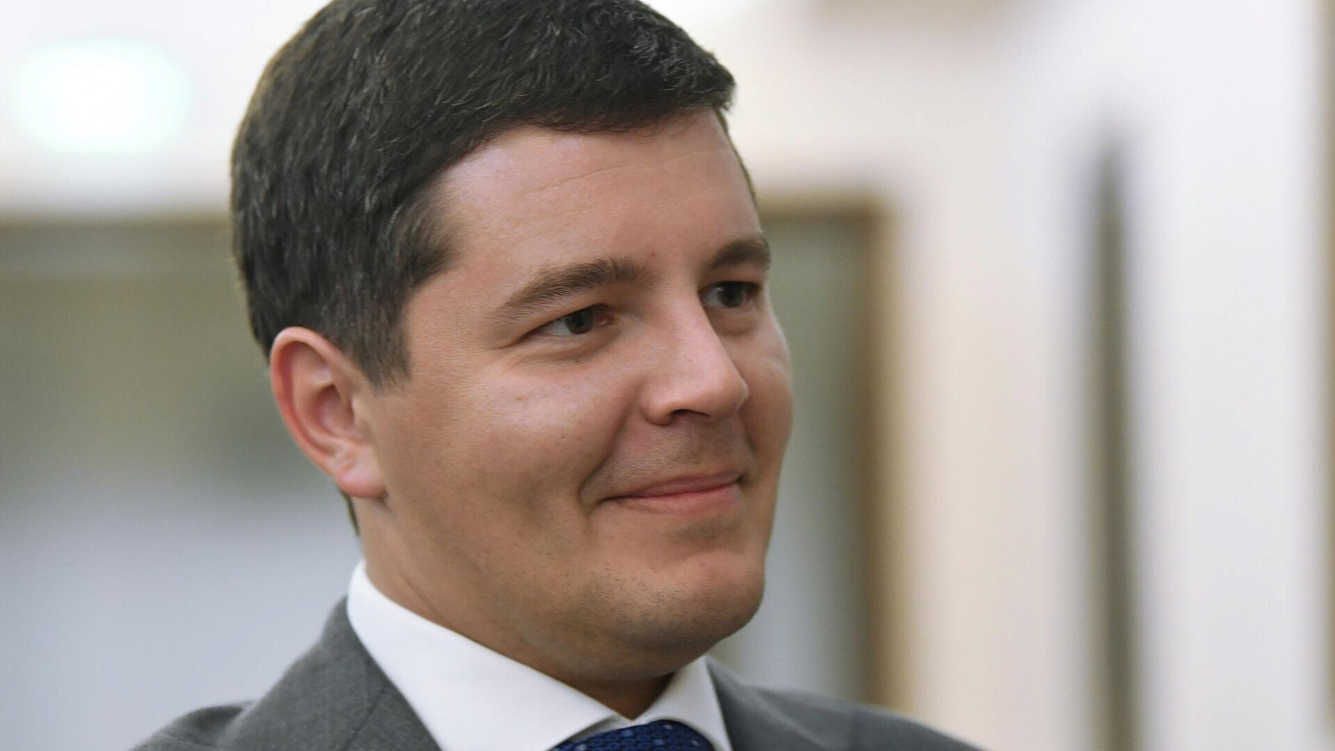 Губернатор Ямала вручил ключи от первых новых квартир в Лабытнанги в 2026 г