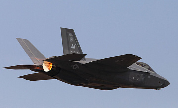 Попытки Пентагона обновить ПО для F-35 зашли в тупик, пишет Bloomberg