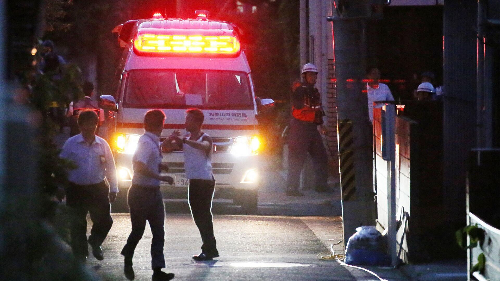 В Японии автобус со школьниками столкнулся с грузовиком, есть пострадавшие