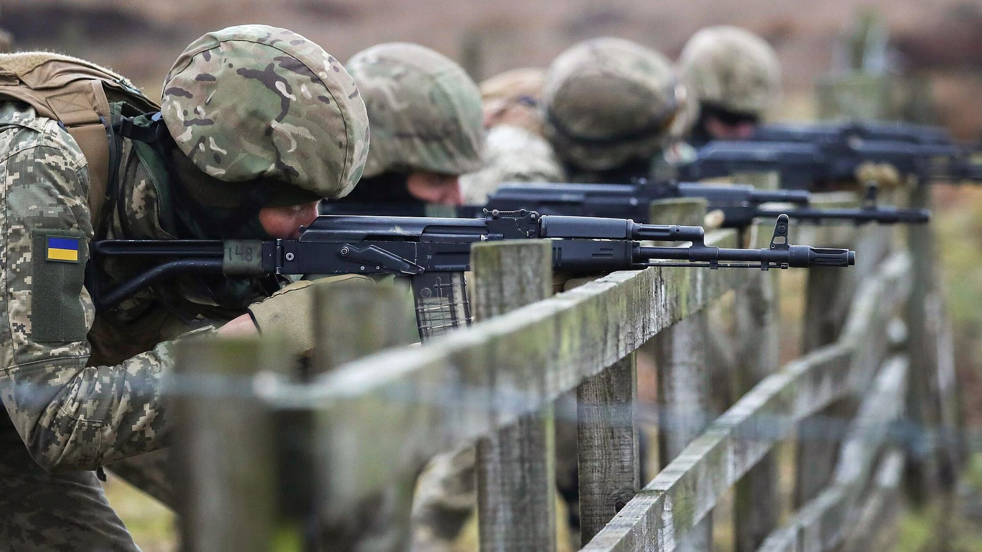 Украинские боевики заставляют школы отменять уроки ради мероприятий ВСУ