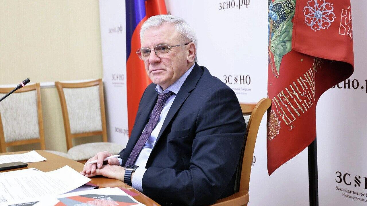 Спикер нижегородского парламента Люлин призвал улучшать поддержку семей