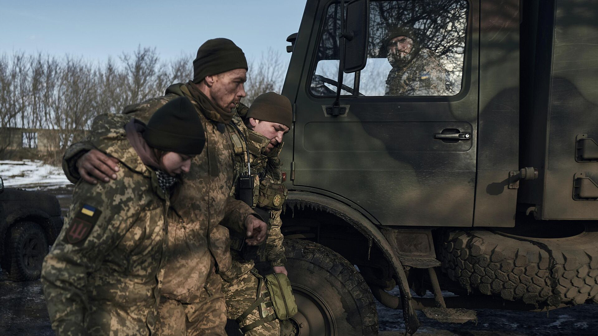 ВСУ не хватает военных медиков, пишут СМИ