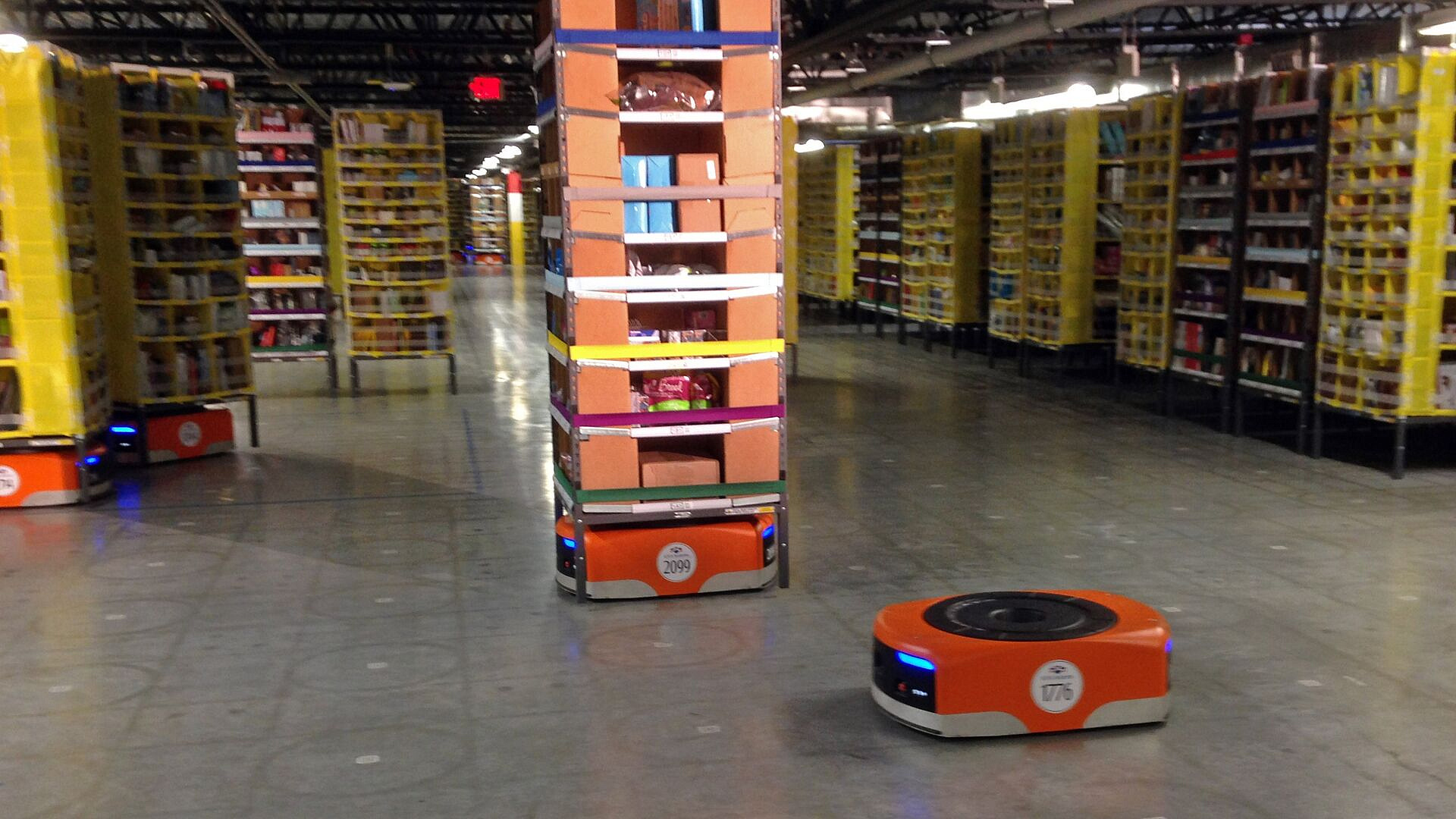 Число роботов в Amazon скоро сравняется с численностью людей, пишут СМИ