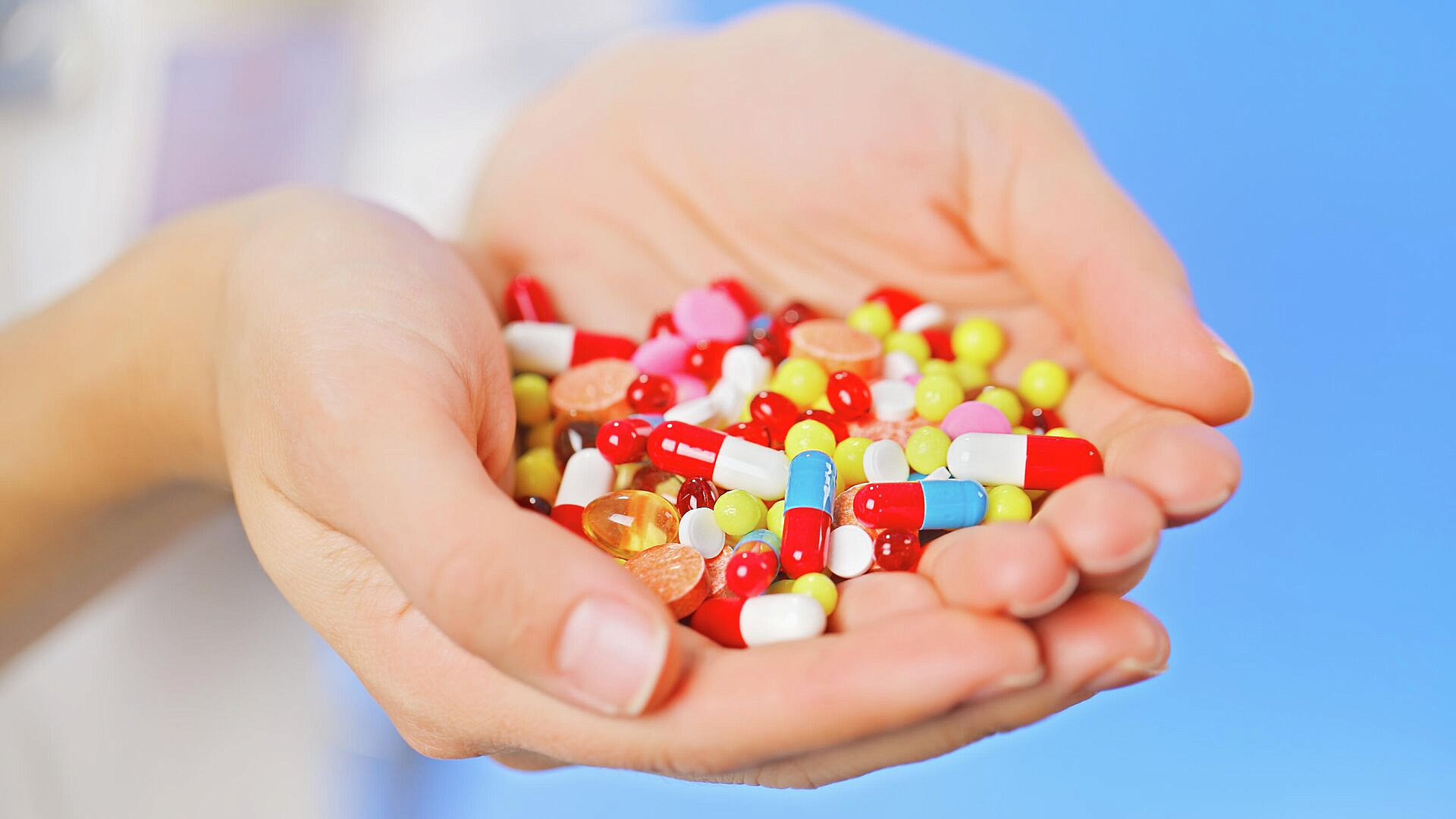 СМИ: польских депутатов заставили добиваться ввоза выдуманного лекарства