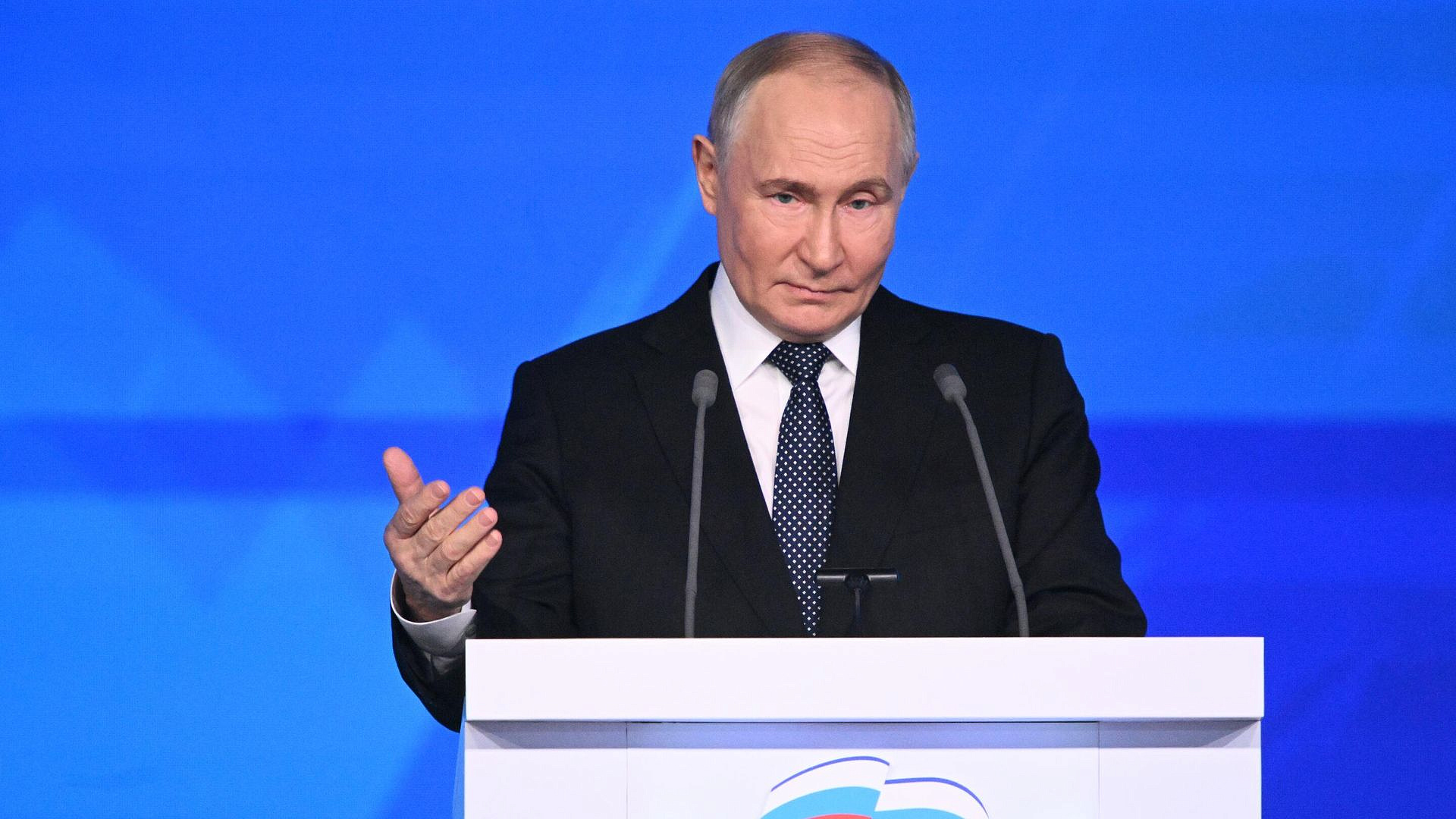 ЕР берет обязательства по всем важным для россиян вопросам, заявил Путин