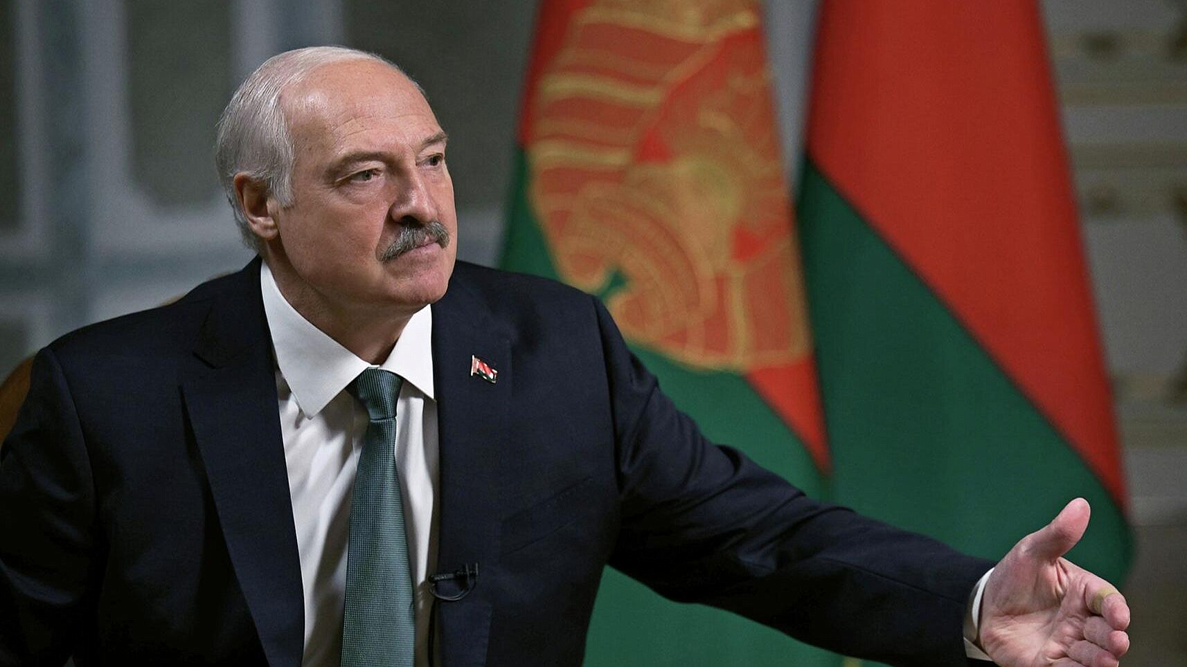 Белорусам нужен нормальный хлеб, а не испанский хамон, заявил Лукашенко
