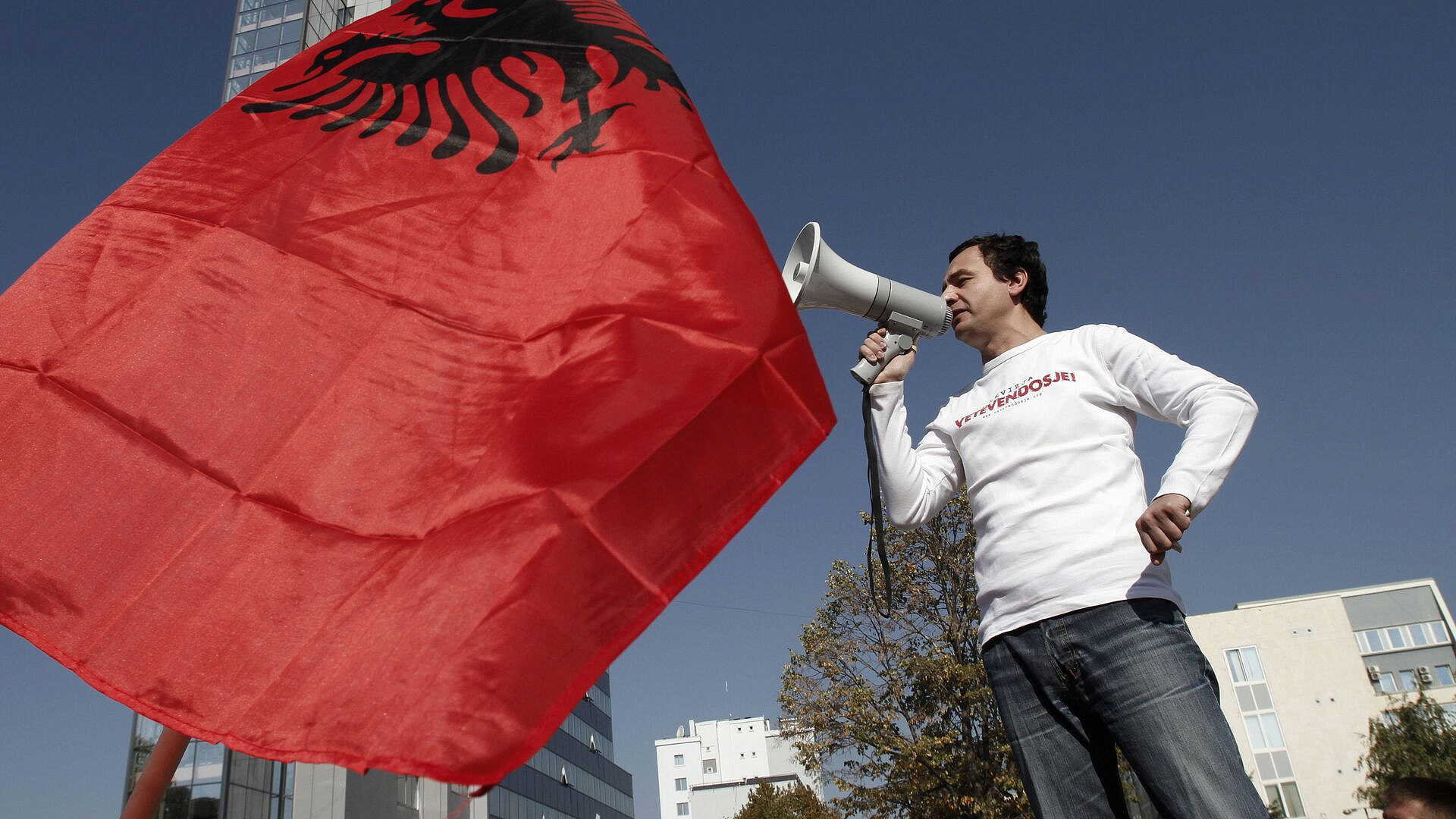 "Премьер" Курти заявил о победе своей партии на выборах в Косово