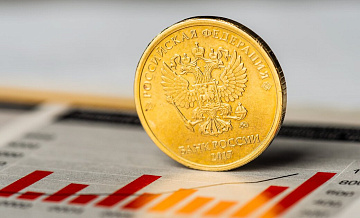 В ЦБ заявили, что рубль в декабре снижался из-за роста спроса на валюту и цен на нефть