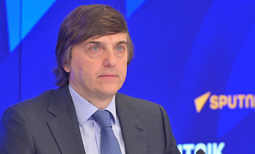 Кравцов призвал школьников не поднимать подозрительные предметы на улицах