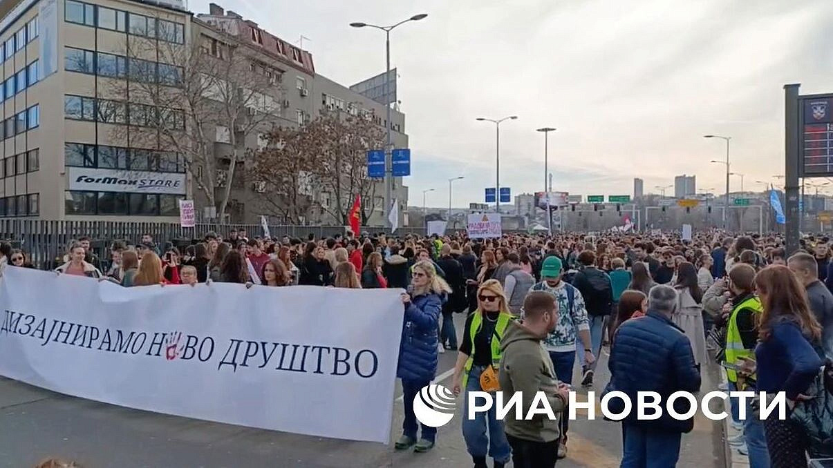 Вучич выступил с заявлением из-за массовых протестов в стране