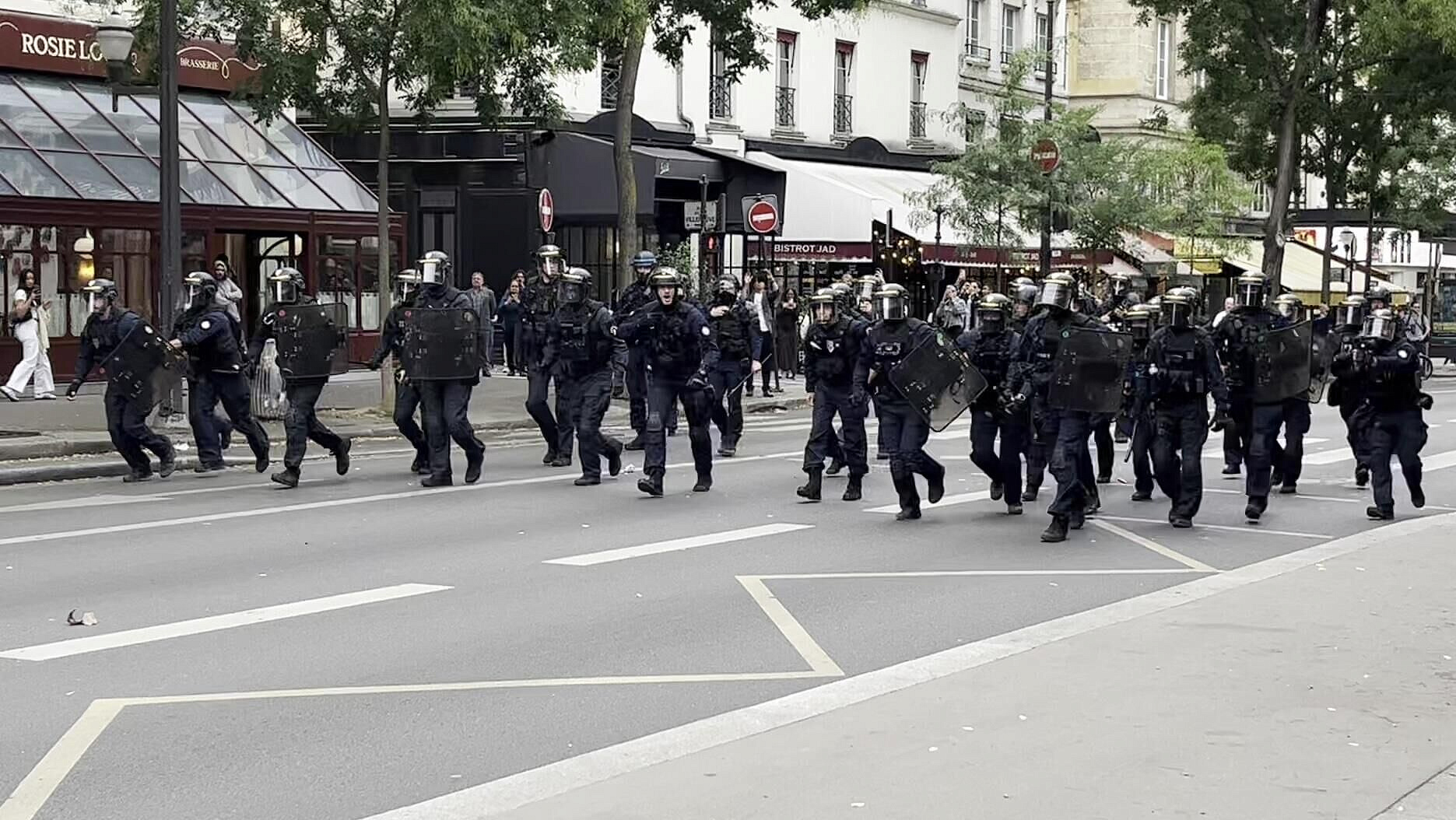 "Будут свергать правительства". В США заявили о переменах на Западе