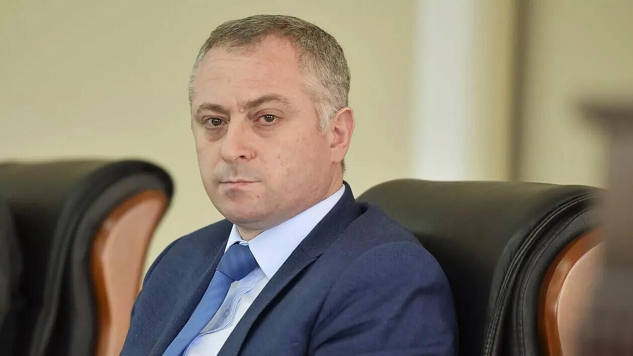 Президент Абхазии Бадра Гунба прибыл в Москву на Парад