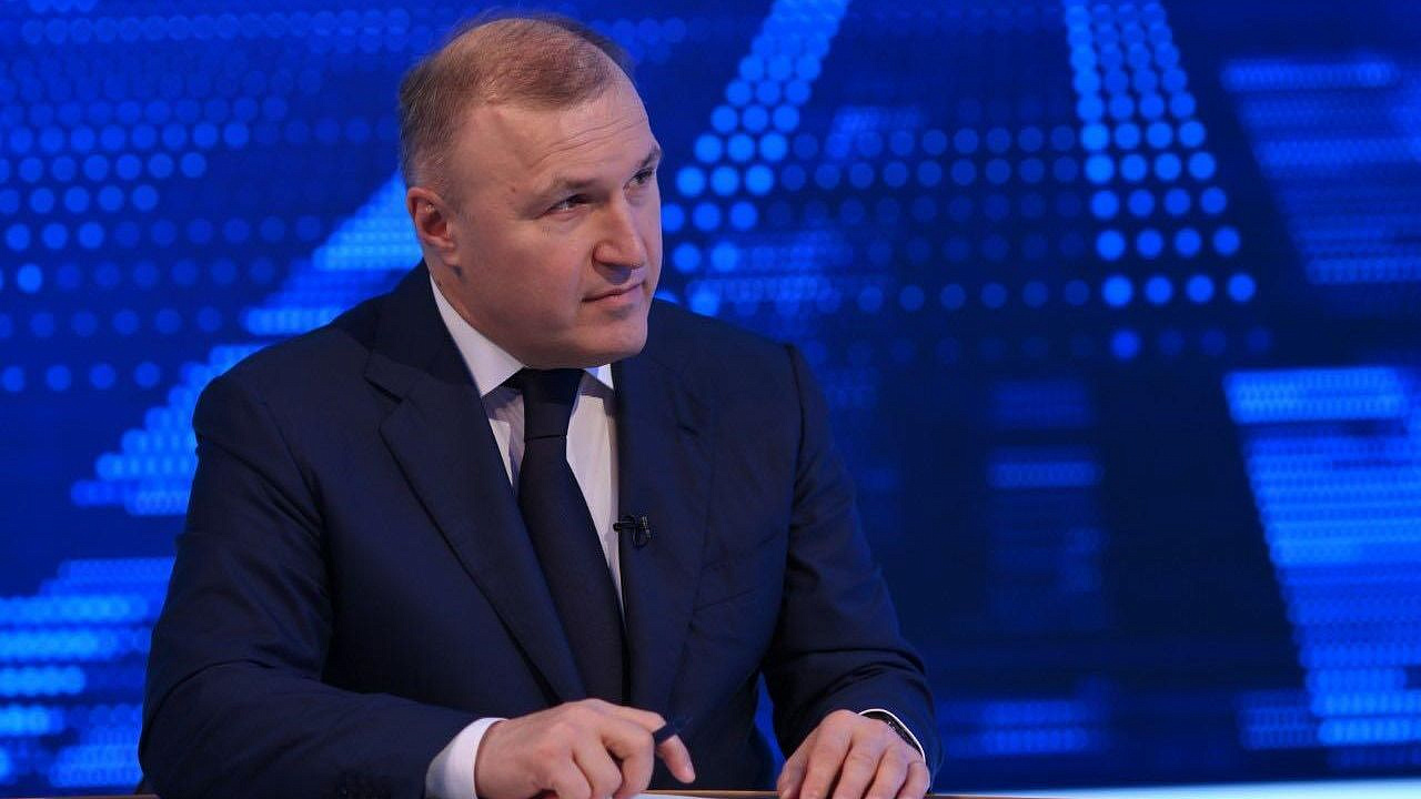 Глава Адыгеи Кумпилов проверил ход ремонта здания для МФЦ в Адыгейске