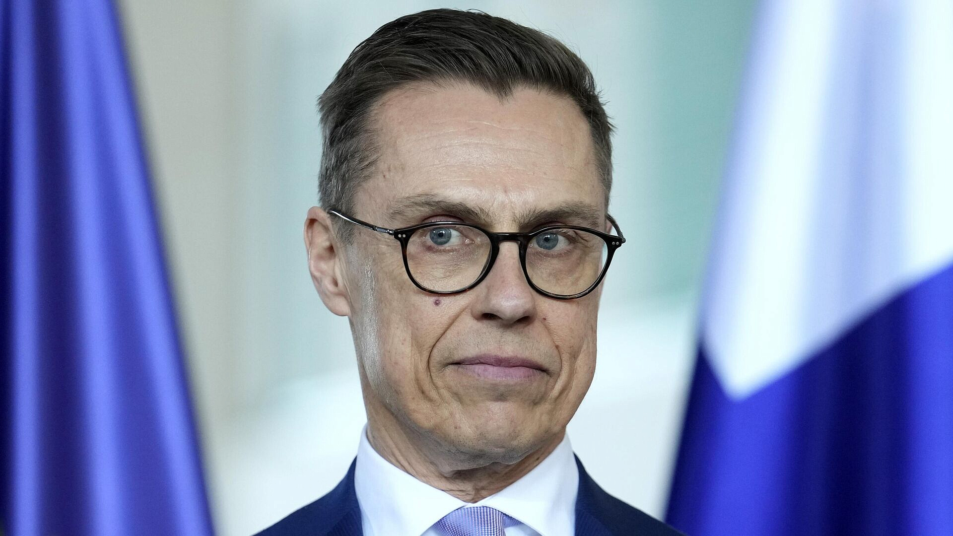 "Вам идет": финский президент внезапно попал за решетку