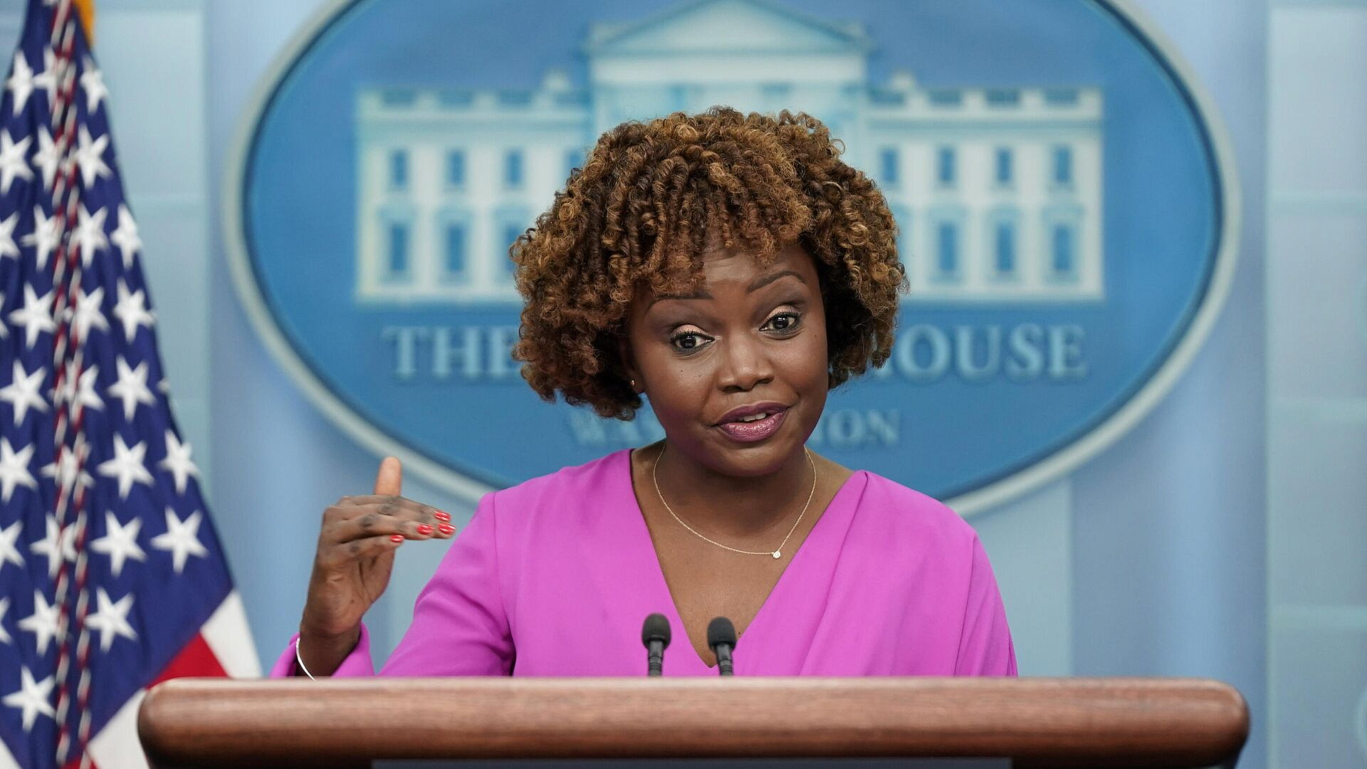 Жан-Пьер прокомментировала ситуацию с аккредитацией прессы в Белом доме