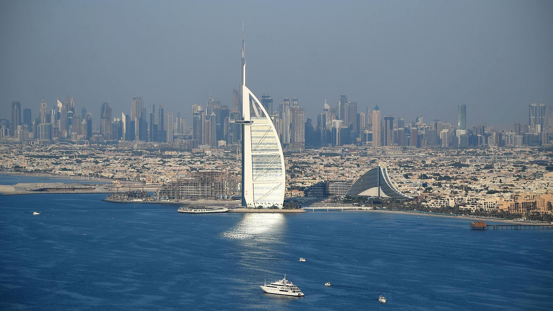 Россия и ОАЭ подписали соглашение об избежании двойного налогообложения