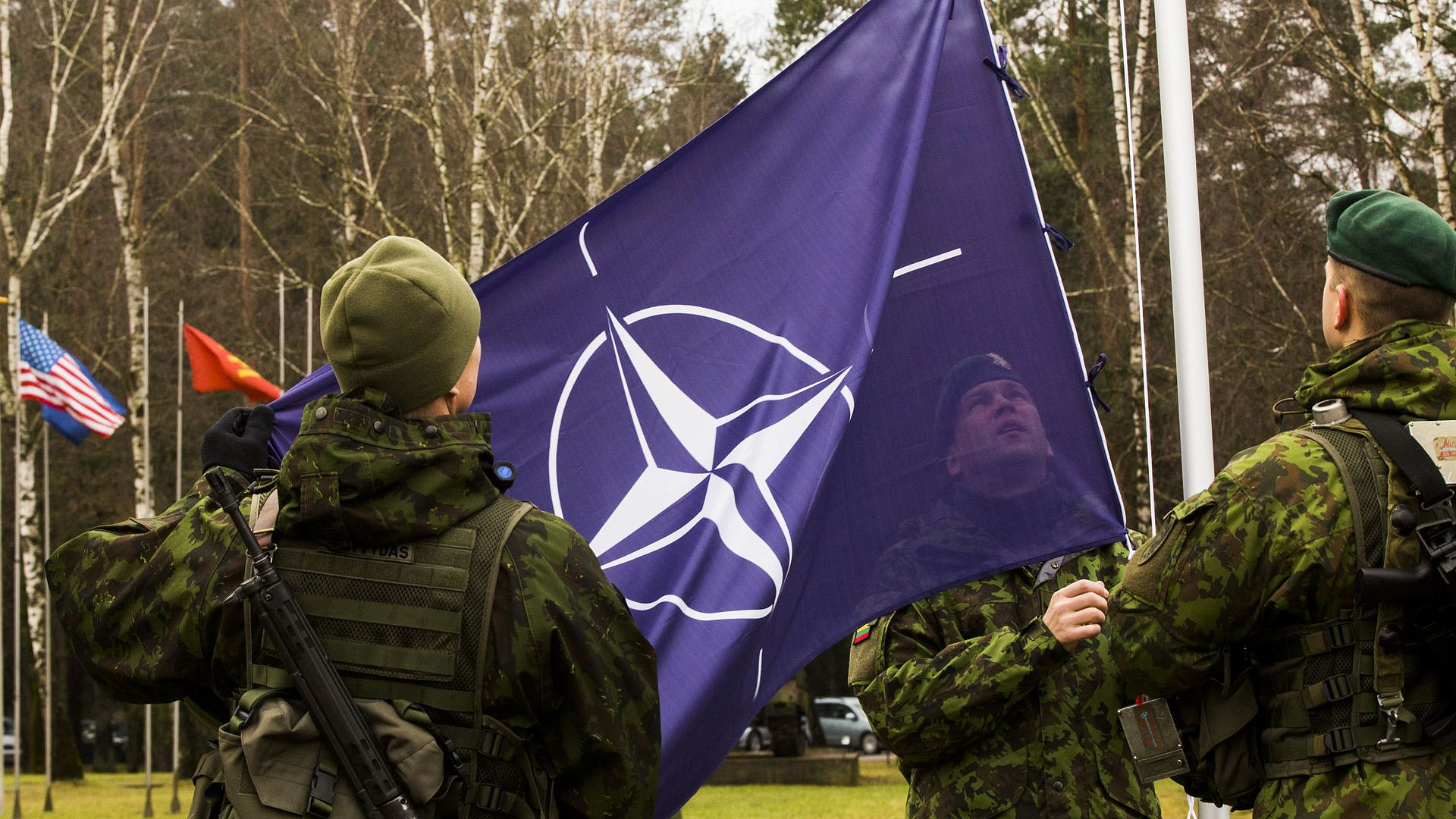 СМИ: страны НАТО оказались позади по уровню техники из-за дронов с ИИ