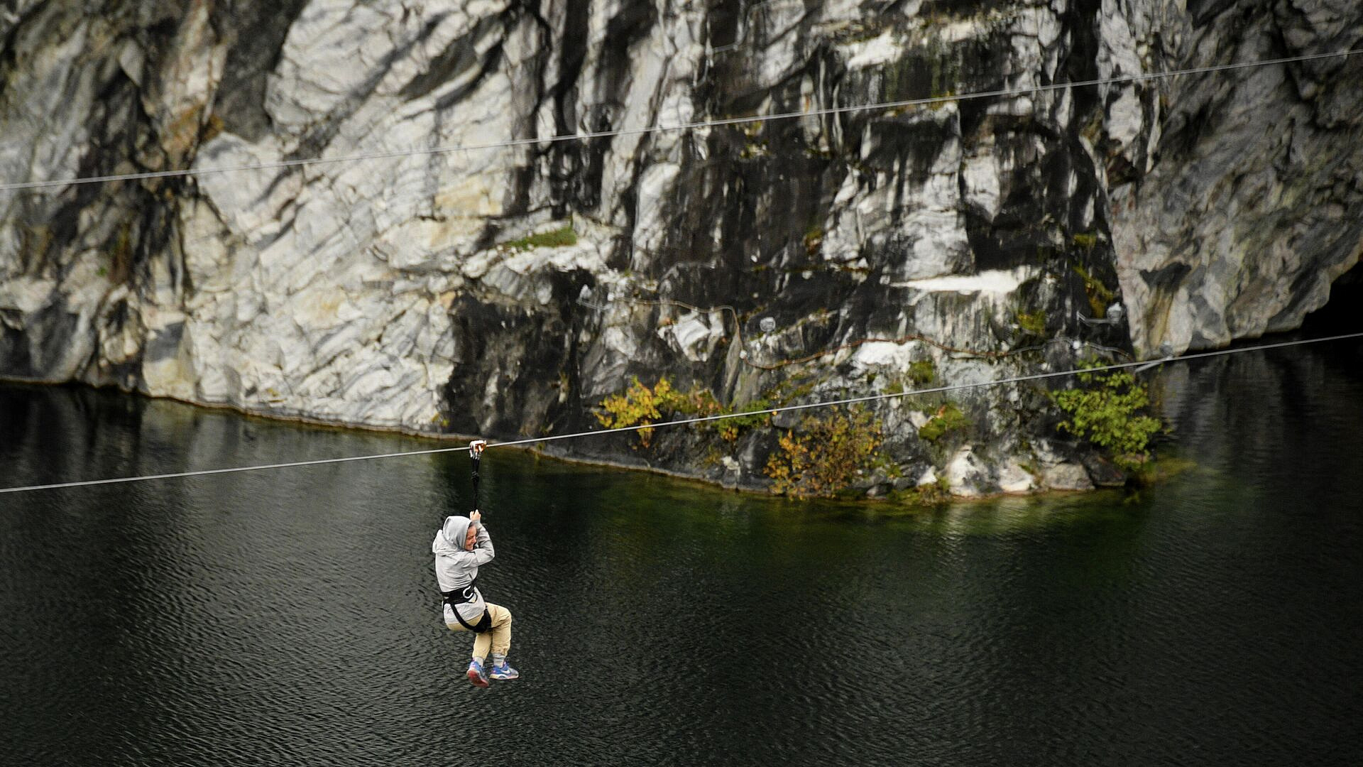 В Дагестане два человека столкнулись на зиплайне