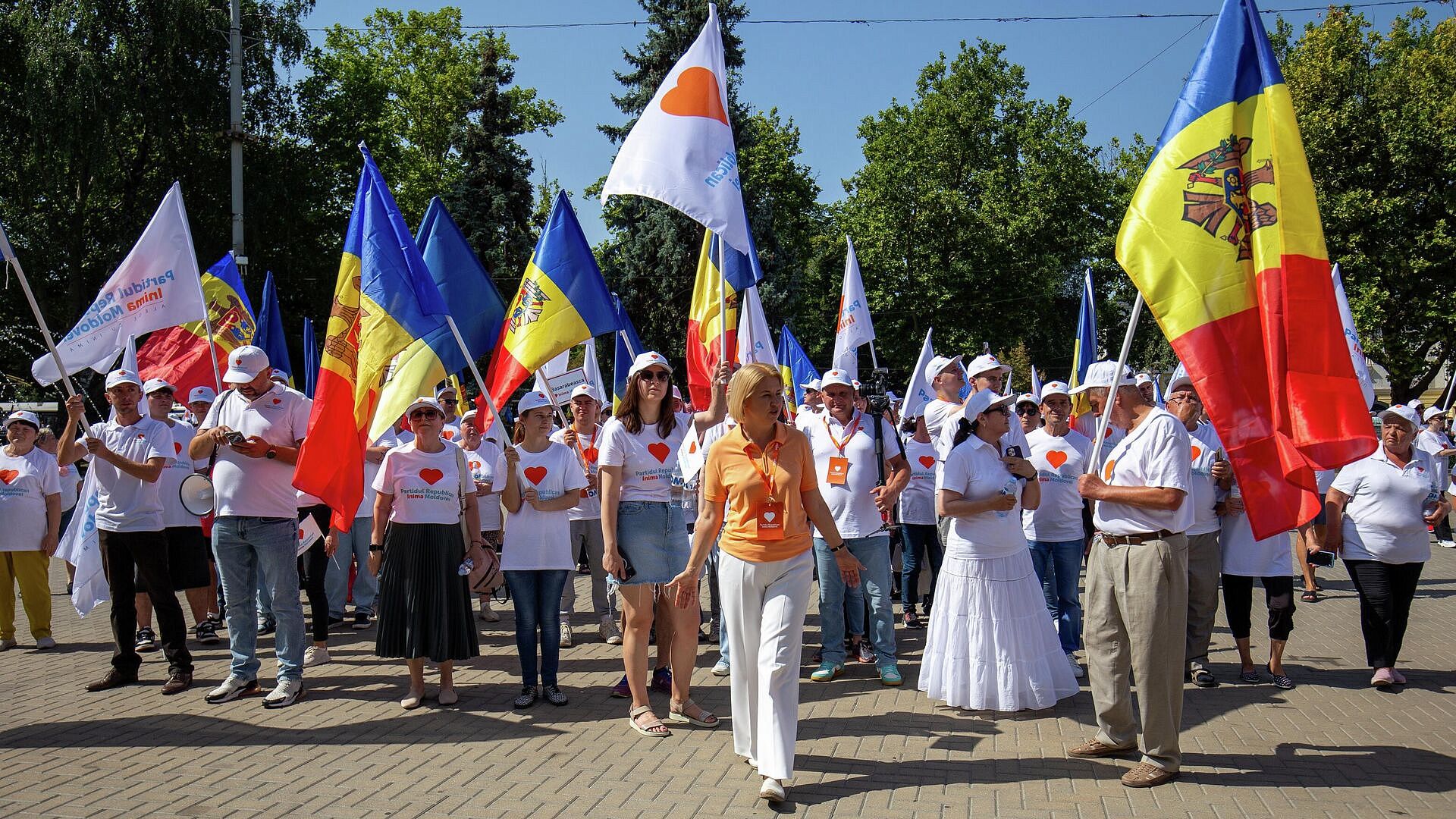 В оппозиции рассказали, что означает снятие с выборов "Сердца Молдовы"