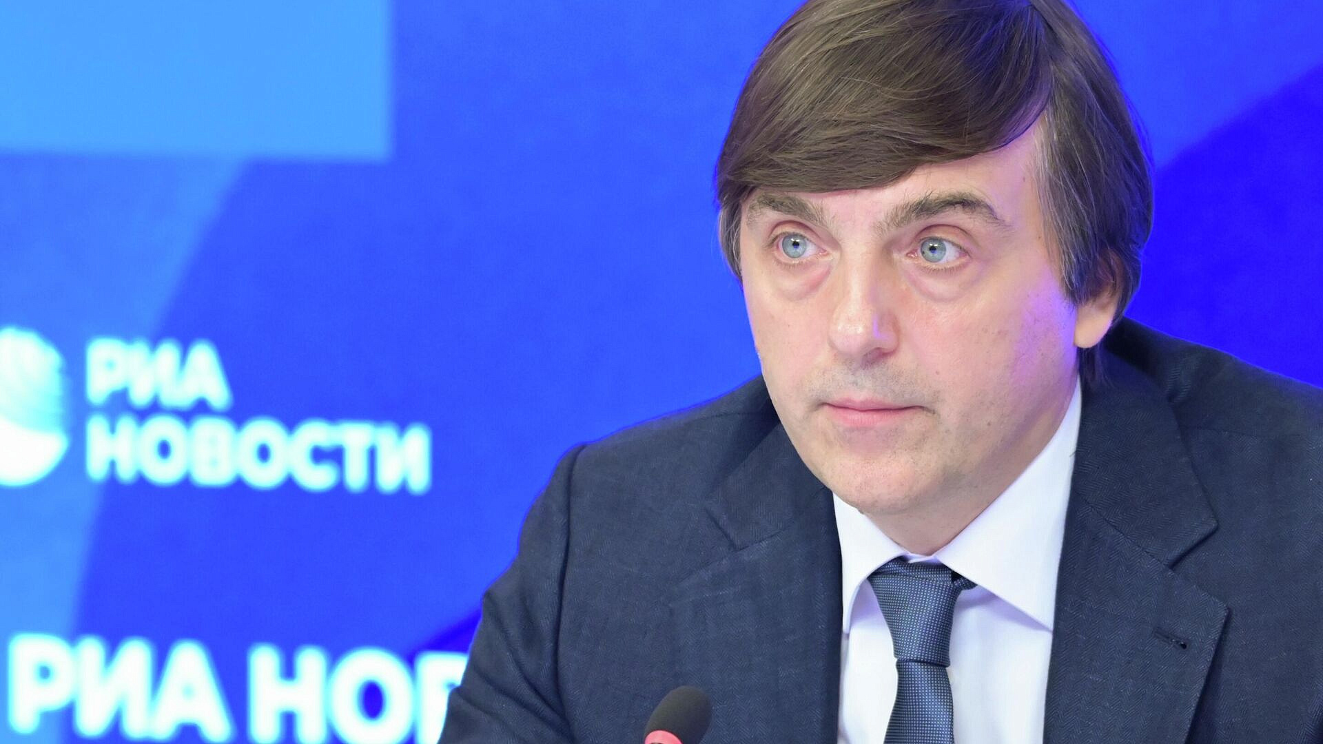 Кравцов напомнил об изменениях в школьном курсе обществознания