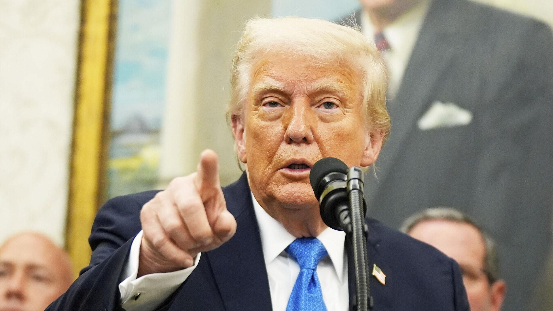 Трамп счел отправку военных в Иран крайней мерой