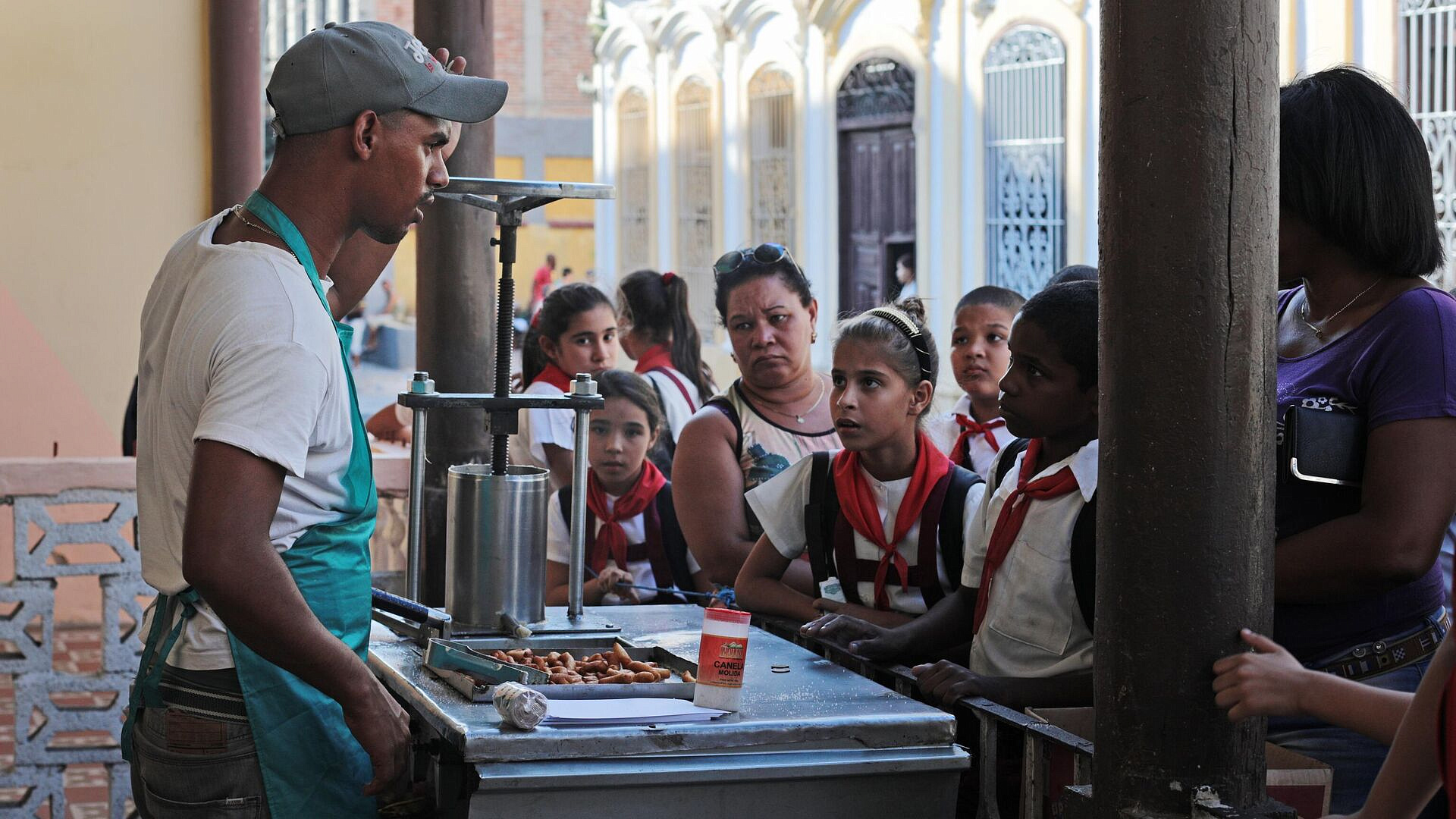 ���� �������� ������������ ������ ��-�� �������� ������, ����� Bloomberg