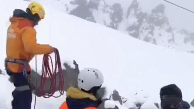 Сын погибшего при аварии на Эльбрусе мужчины требует компенсацию