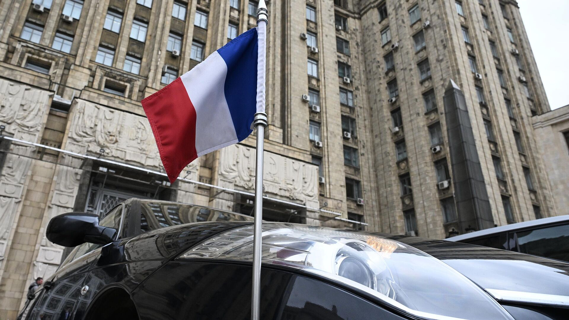 Франция заявила, что не будет помогать в наступательных действиях в Иране