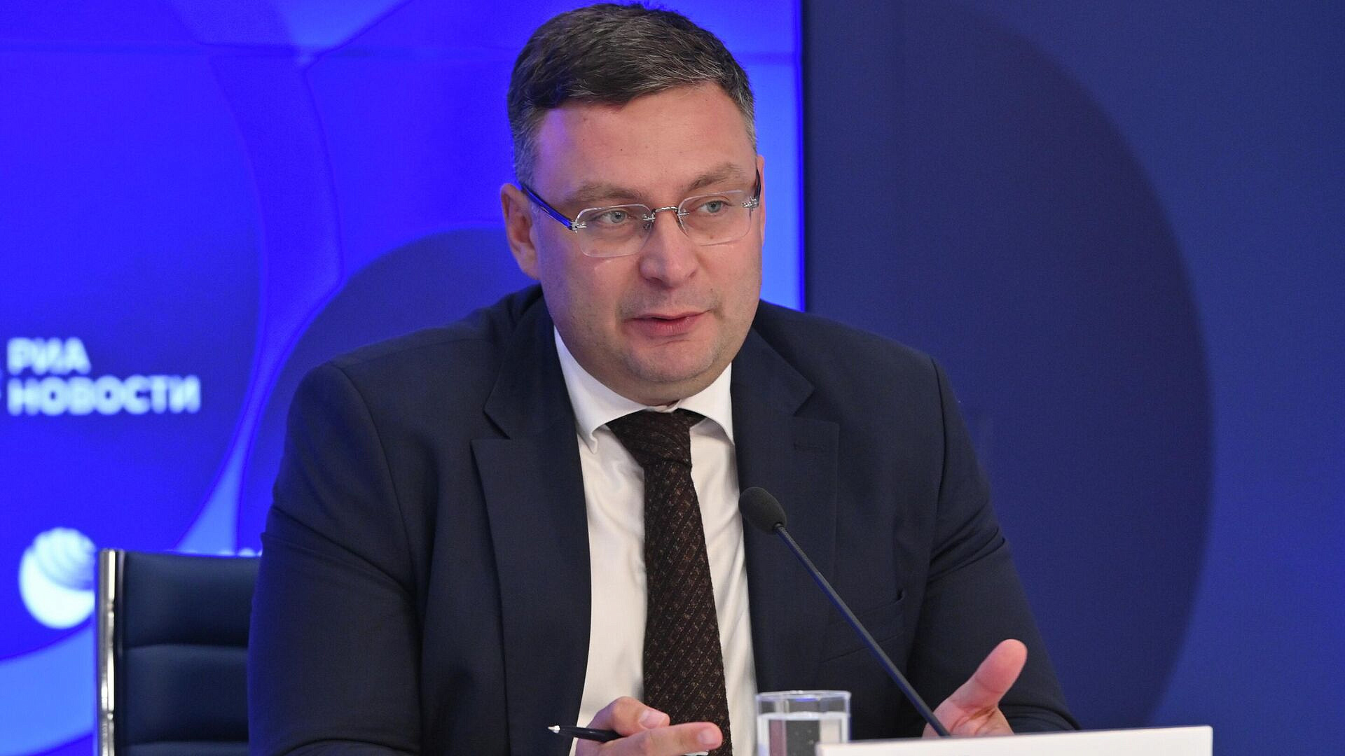 Суд отправил в СИЗО замглавы общества "Знание" Серикова