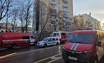 СК назвал предварительную причину пожара в доме в центре Москвы