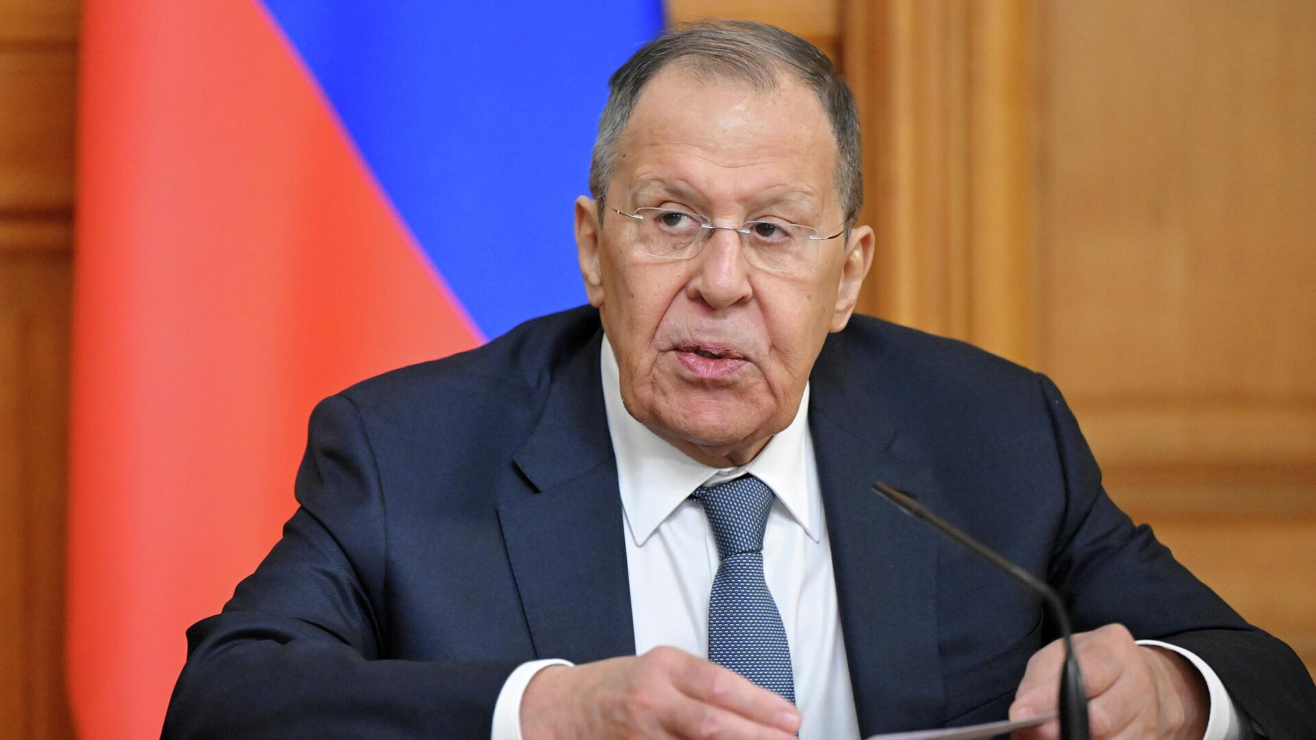 Лавров считает нереалистичным запрещать обогащать уран одному Ирану