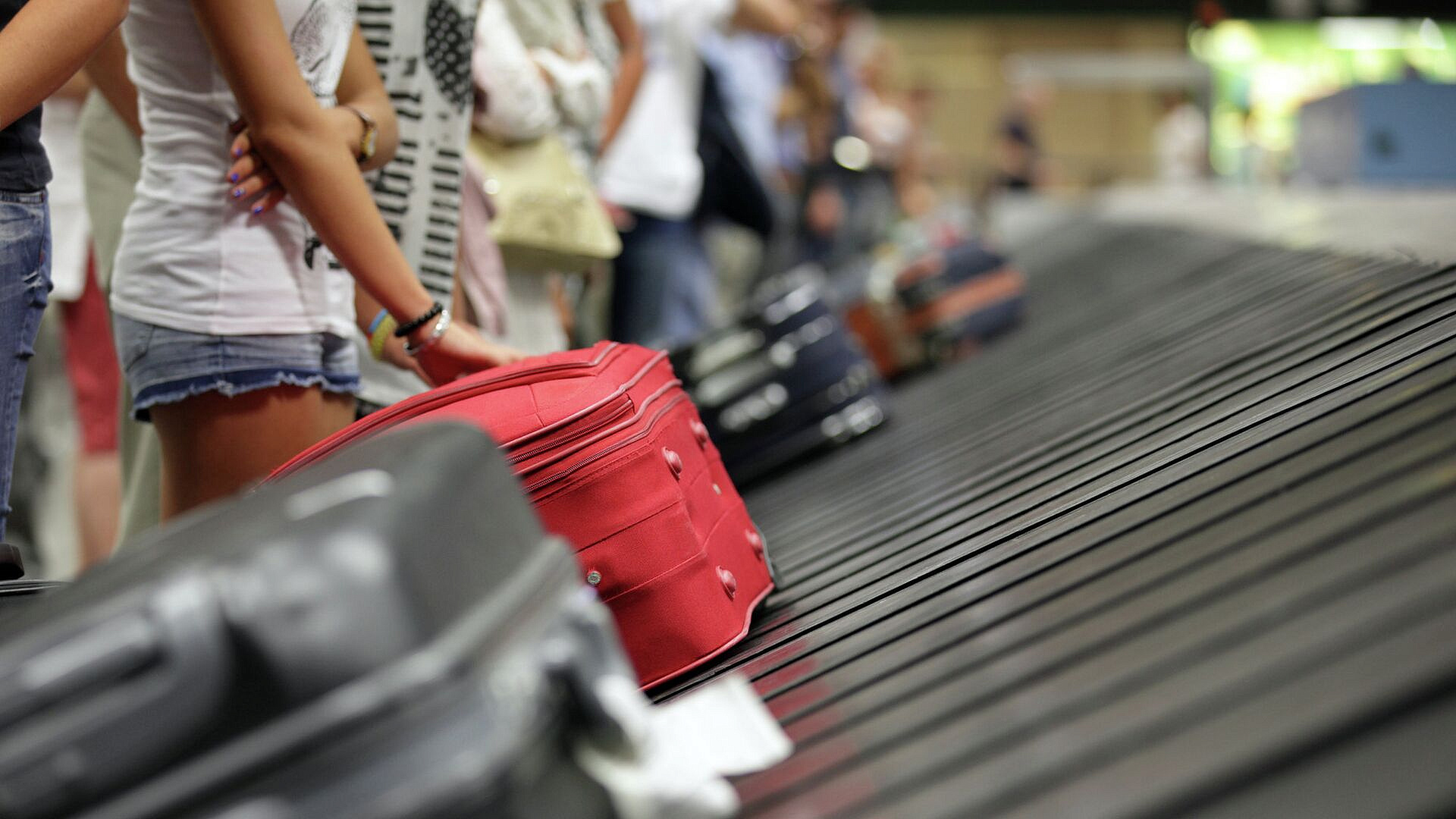 Работа аэропорта в Вашингтоне остановилась из-за вони в диспетчерской