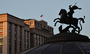 В Госдуме предложили поднять пошлины на импортные цветы в канун 8 марта