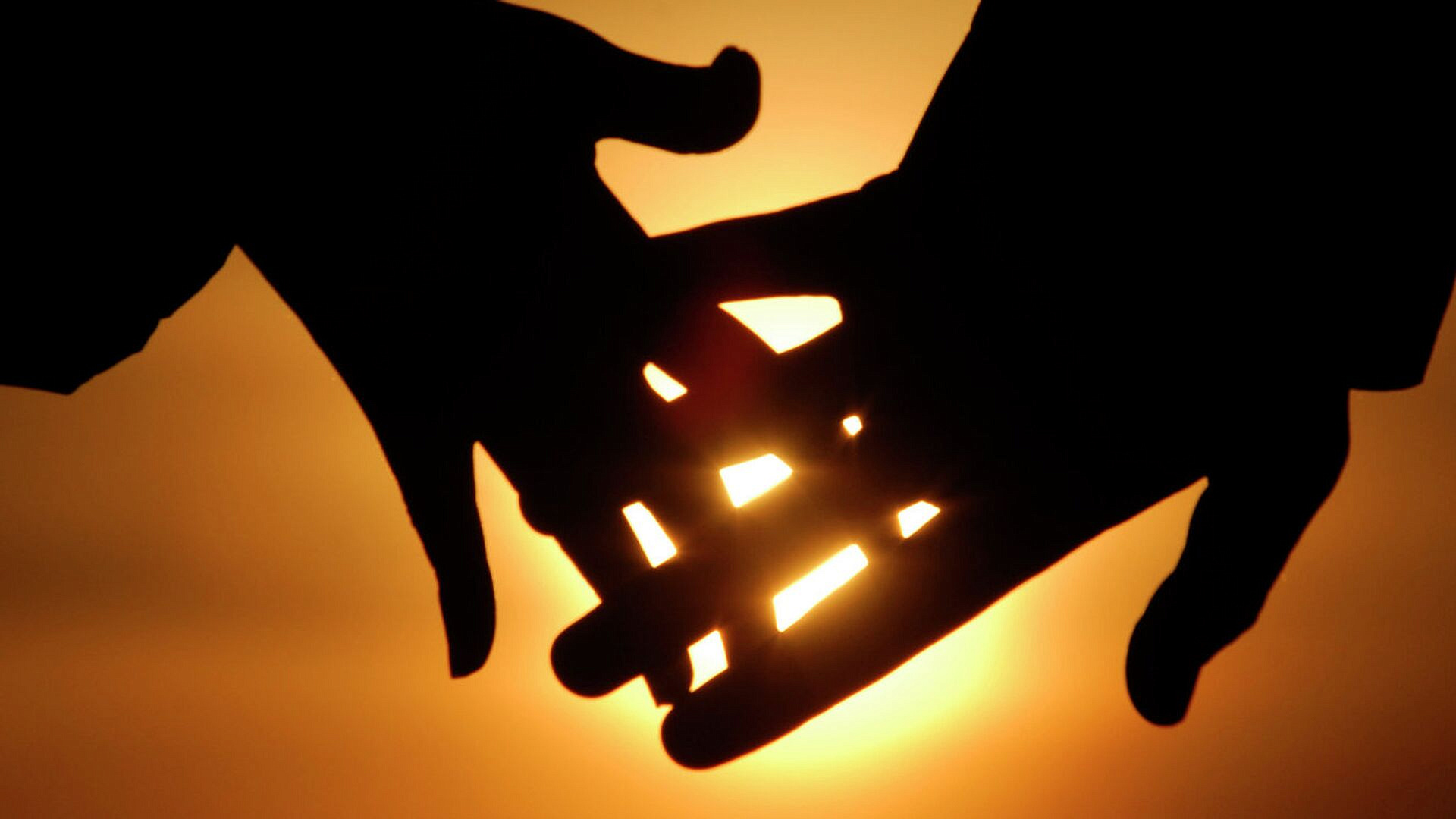 В России отмечать День святого Валентина уже немодно, считает священник