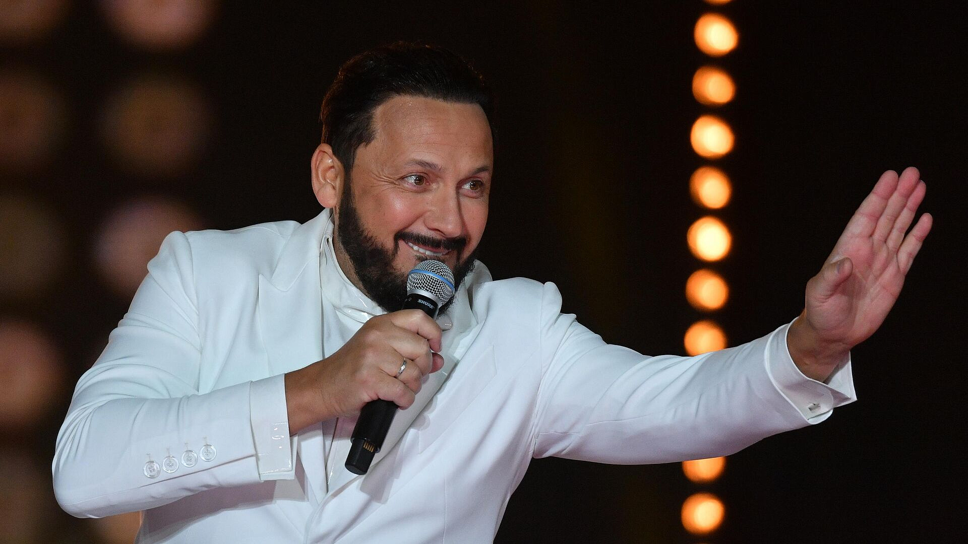 Стаса Михайлова в Международный женский день одарили цветами