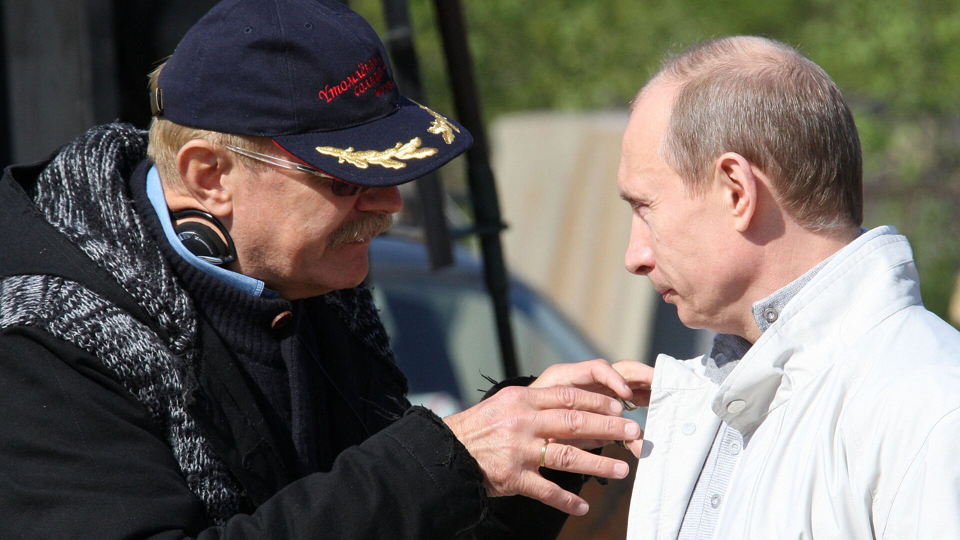 Путин рассказал о неформальных встречах с Михалковым