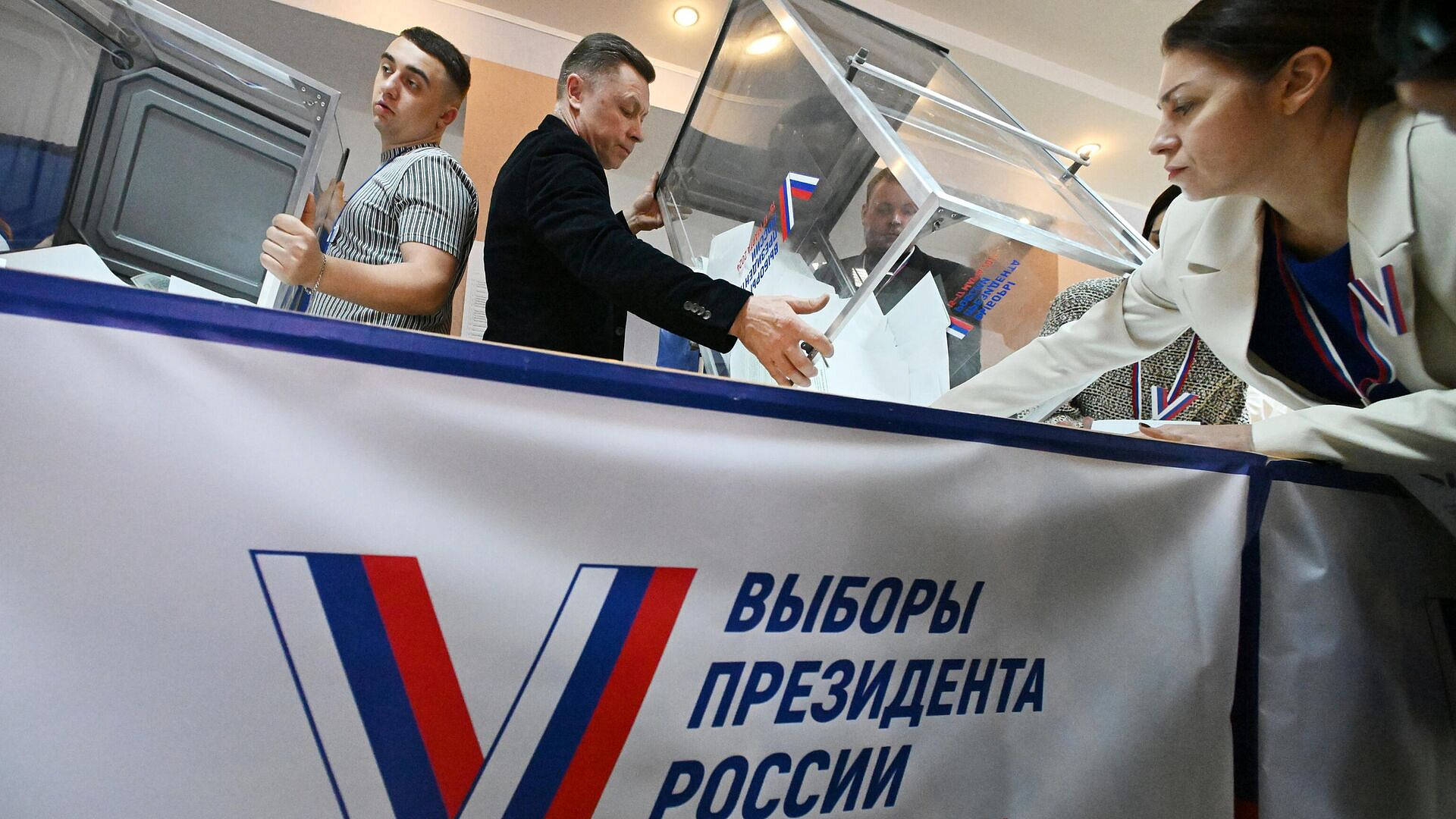 Путин набирает 82,77 процента голосов в Омской области