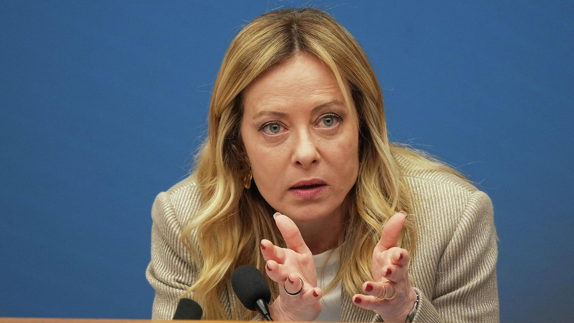 Мелони назвала слова Трампа о папе Римском недопустимыми