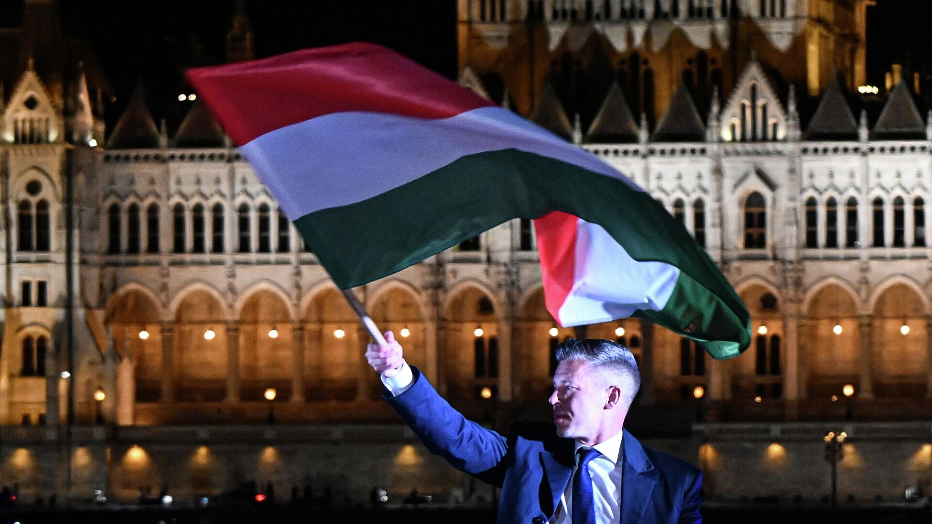 Венгрия не сможет сразу отказаться от российской нефти, считает эксперт