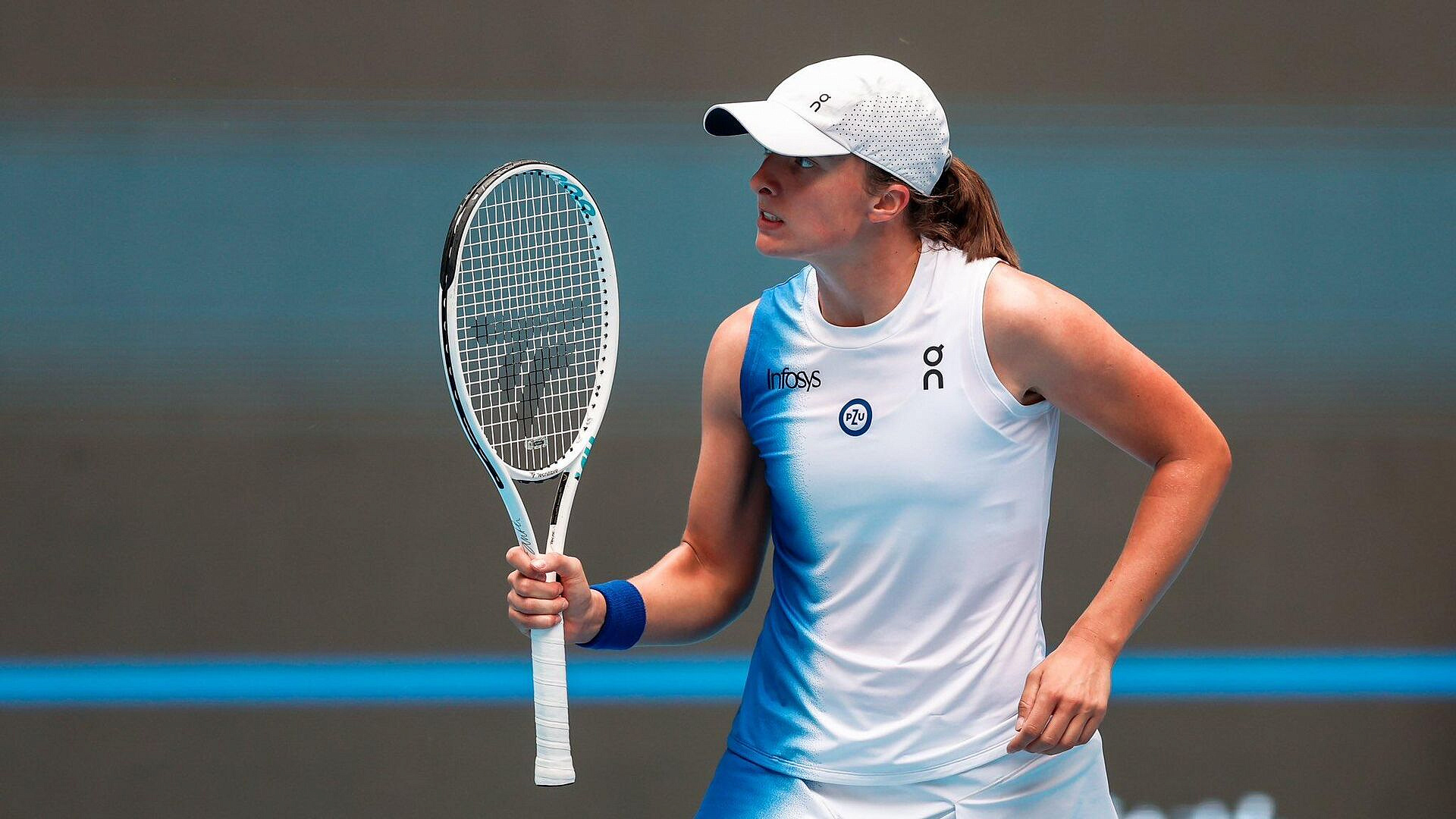 Третья ракетка мира Швентек вылетела с турнира в Бад-Хомбурге