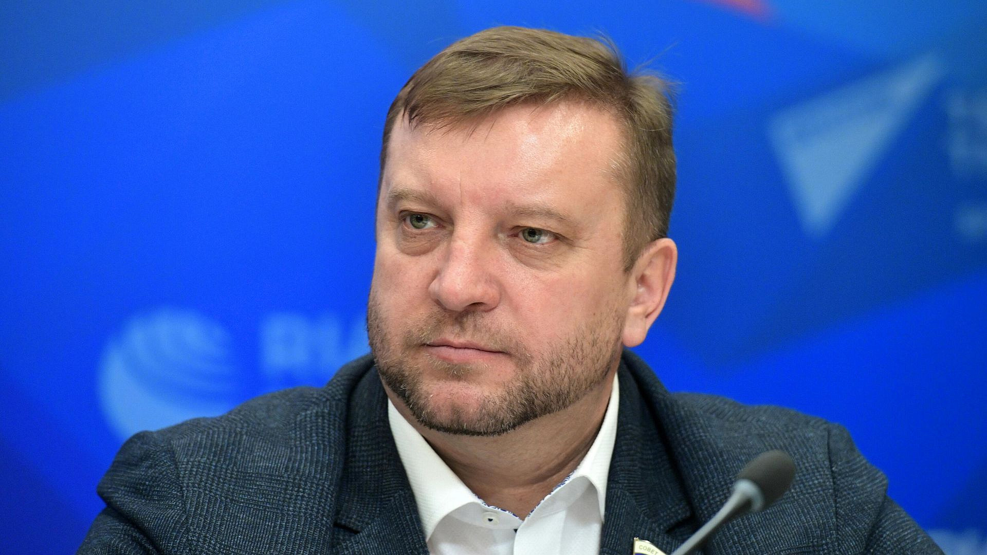 Запад пытается помешать голосованию россиян за рубежом, заявил сенатор