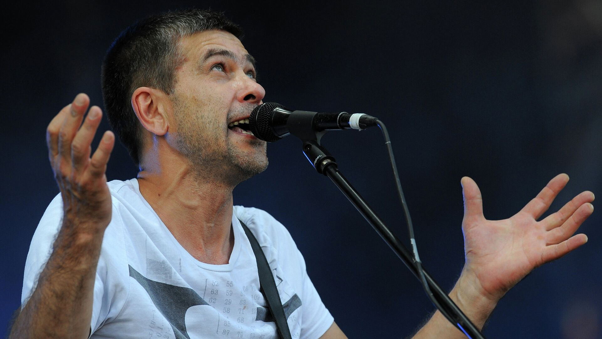 Доходы лидера рок-группы "Сплин" выросли почти в три раза