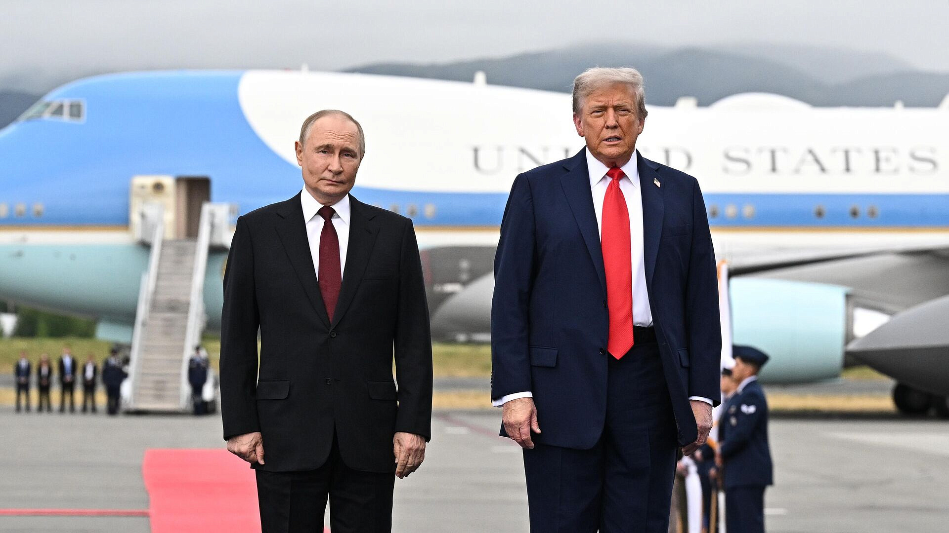 Песков ответил на вопрос о дате саммита Путина и Трампа