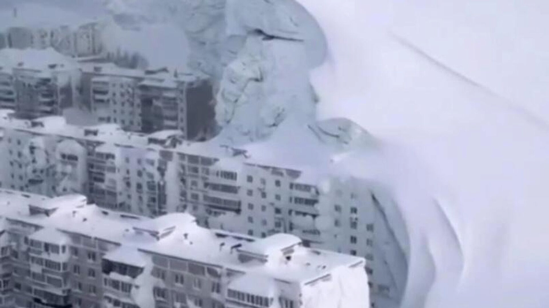 Школьник на Камчатке спас ребенка из снежного завала