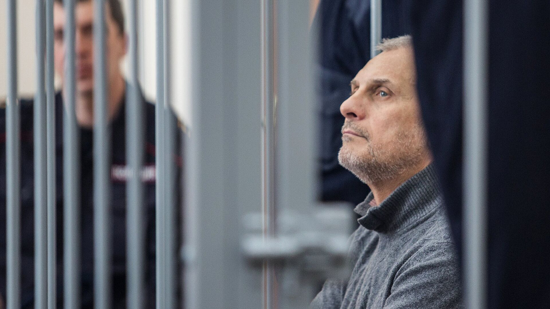 Супруга Хорошавина ежемесячно перечисляет деньги для погашения его штрафа