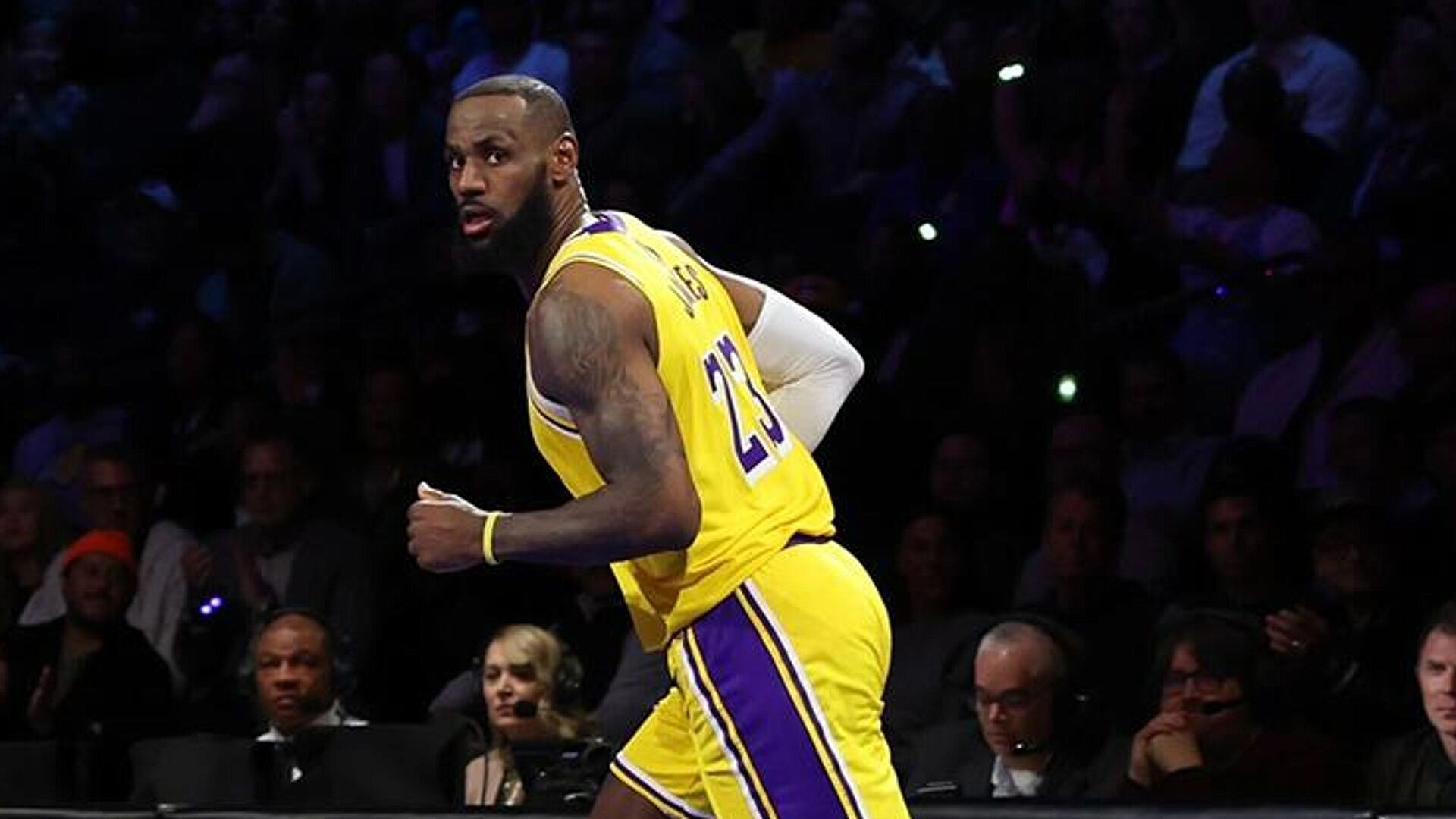 Джеймс стал самым возрастным игроком в истории НБА, оформившим трипл-дабл