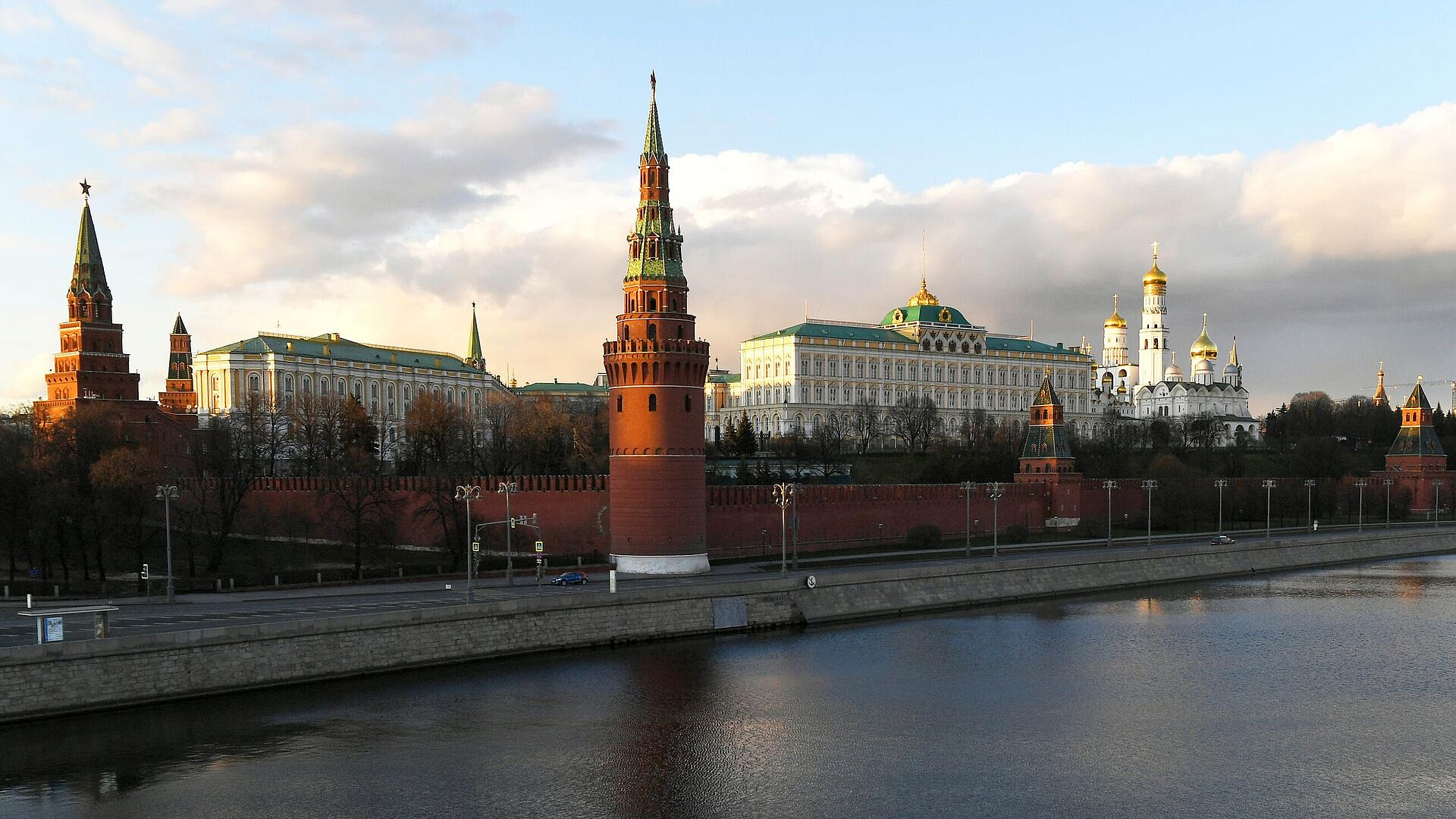 "�� 180 ��������". �� ������ ������� ����������� ��������� � ������